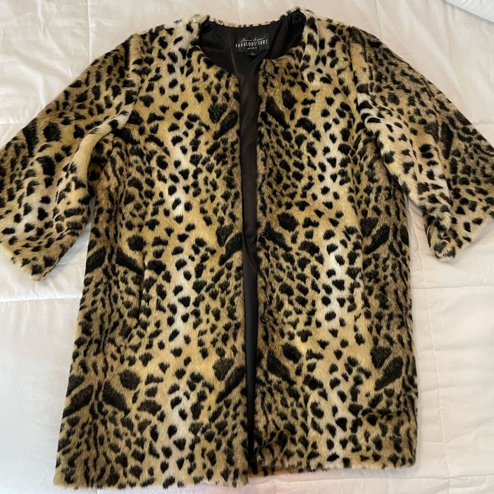 Donna Saylers Fabulous Furs, leopard, women’s size large fur jacket.